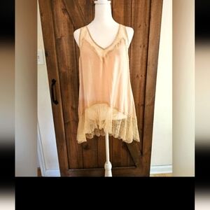 FOREVER 21 BEIGE LACE TOP